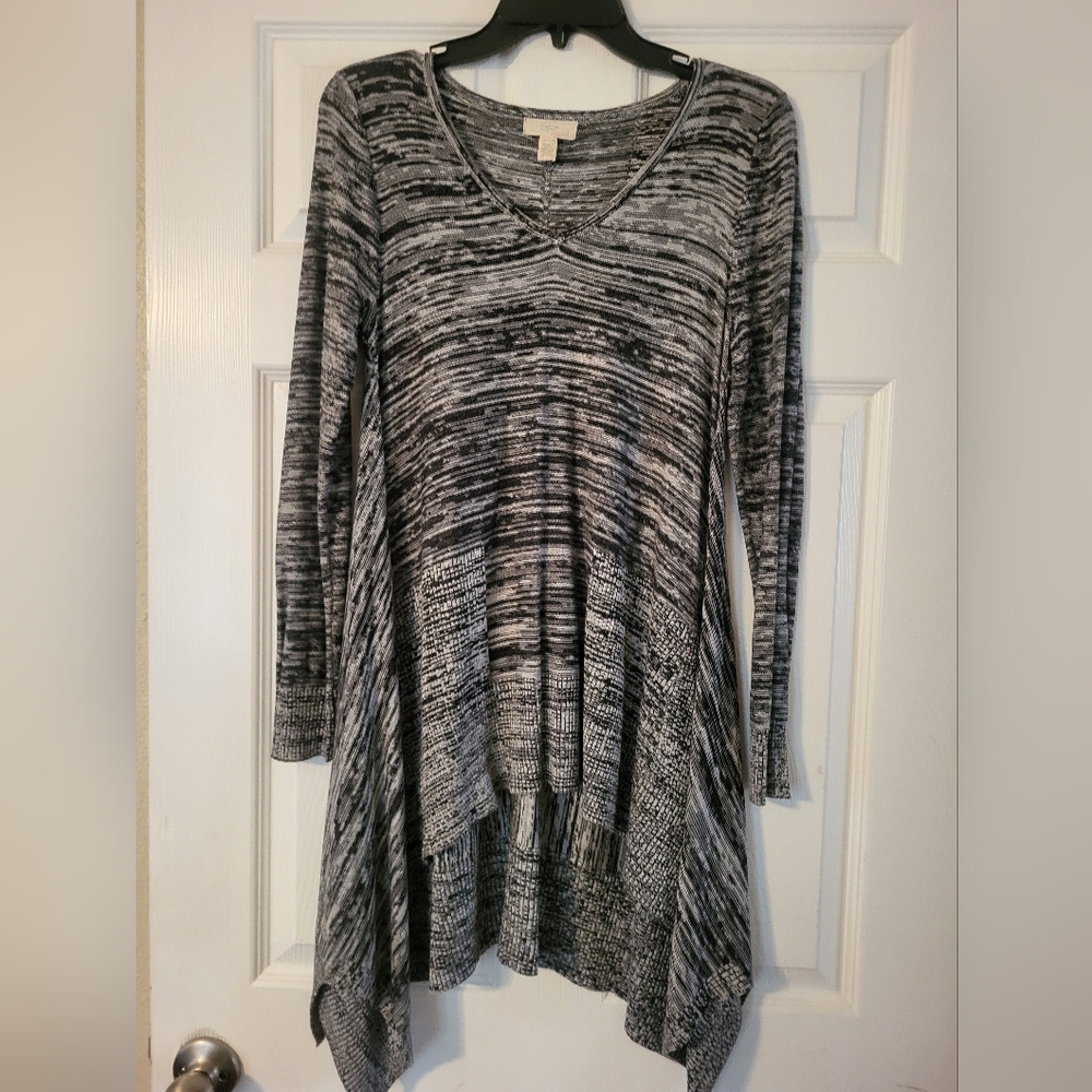 Women's Black and Gray V-Neck Sweater, Small